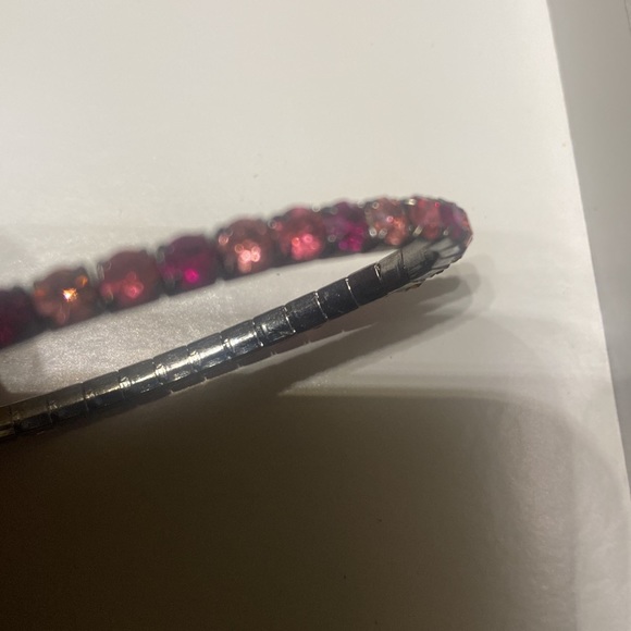 Beautiful Stretchable Pink Australian Crystal Bracelet - Picture 4 of 4